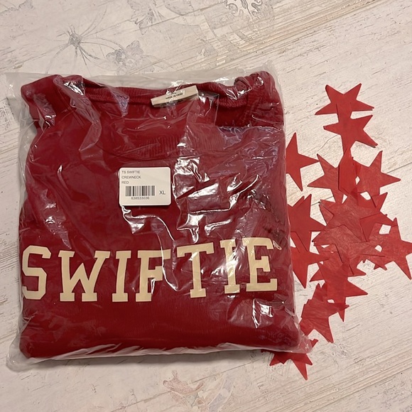 Taylor Swift Red Swiftie Crew Neck Sweatshirt size XL NEW in Package w/ Confetti - Picture 3 of 7